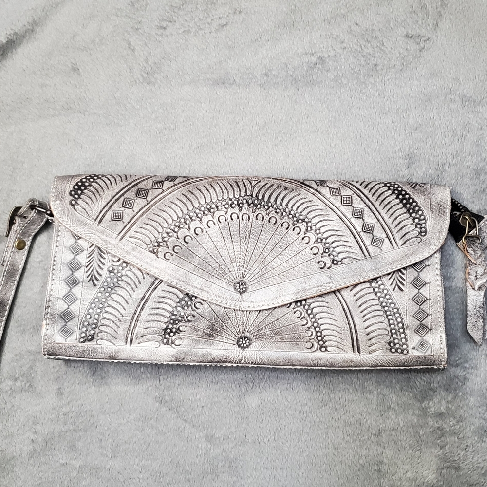 Leaders in Leather Gray Leather Clutch